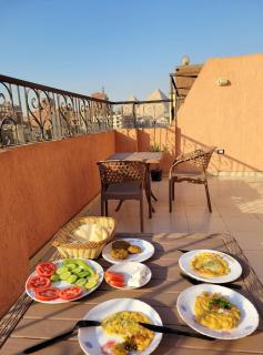 Pyramids Road Guest House cozy rooms and rooftop breakfast with the pyramids view - Il Cairo - 0