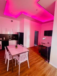 jolie maison individuelle 50 m2 ,design et climatisée, tout confort, wifi, terasse privée , 5 min plage et autoroute, stationnement gratuit - Marsiglia - 0