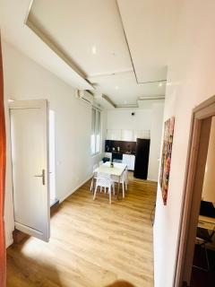 jolie maison individuelle 50 m2 ,design et climatisée, tout confort, wifi, terasse privée , 5 min plage et autoroute, stationnement gratuit - Marsiglia - 3