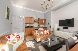 F&O Apartments - VIP Royal Mile 2 bed Apartment - Sleeps 4 - 7