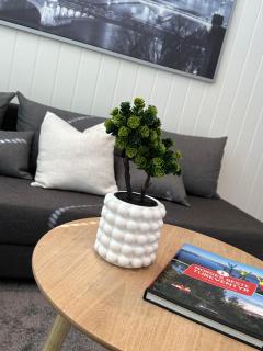 Kaldvell Stays Central - New Apartment - 1