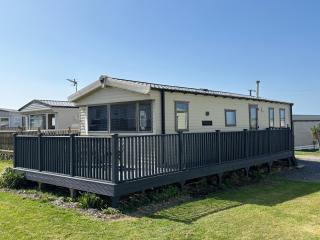 Padstow Holiday Base Bright Two Bedroom Lodge at Seven Bays - 1