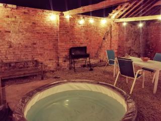 Lincoln Big Green Dome, Hot Tub, Projector, Firepit - Lincolnshire - 9