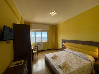 Hotel Robinia - Imperia - 3
