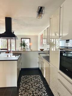 Modernes Designer Apartment mit Balkon 5 Min zum Oktoberfest & City - Munich - 0