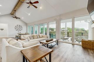 Lake Loop Retreat - Austin - 6
