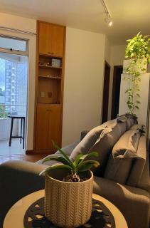Apartamento na Savassi com varanda e janela acústica - 0