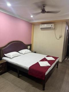Hotel Royal Palace View - Sawantwadi - 4