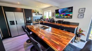 Stylish, Modern Cardiff Home, Perfect for Groups and Families - 6