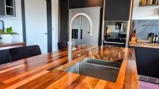 Stylish, Modern Cardiff Home, Perfect for Groups and Families - 8
