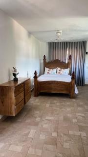 Habitacion con Jacuzzy en Dani's Guest House - 6