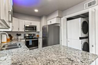 Luxe 2-Bedroom Retreat Workspace Netflix - 1