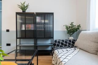 Checkers Queen Elizabeth ULTRACENTRAL - 6