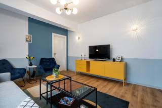 Checkers Queen Elizabeth ULTRACENTRAL - 3