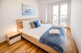 Private Apartment Near Lake & Old Town Fast WiFi - 8