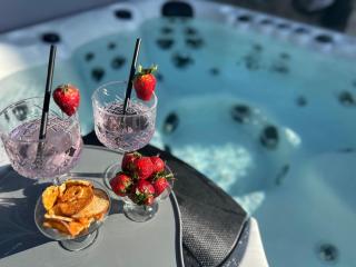 Villa Ivona with swimming pool and jacuzzi - 2