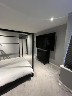 affordable rooms in modern home - Eltham - 2
