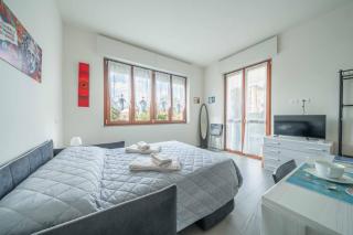 Einstein - Modern Apartment with Balcony - Somma Lombardo - 0