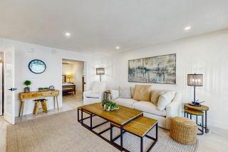 Sunny Days and Blissful Waves in Riverside - 7