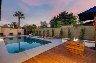 Modern Cactus Home - Luxe with Spa-baths Pool & Firepit - 7