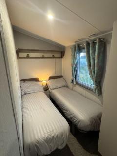 Fantasy Island Holiday Park Eastgate - The Seasons with Hot Tub - Coastal Caravan Breaks - Ingoldmells - 1