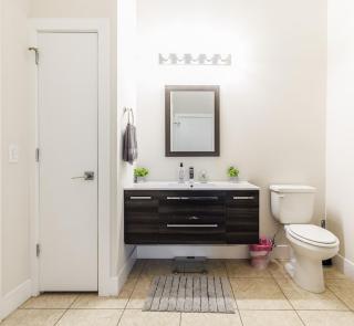 Prime Location min from Philly & Transit - - 8