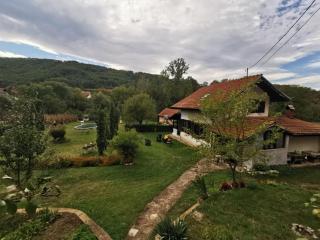 Vila Petrov - Lukavica - 0