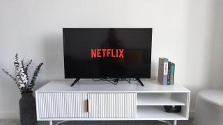 Penthouse-Like Apartment with City & Waterfront Views in Old Trafford with 500Mbps Internet and Netflix - 2