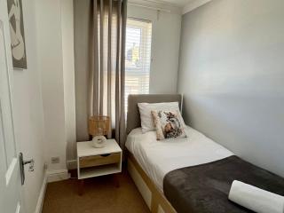 5 Bedroom House Medway Free Parking Contractors Friendly - 6