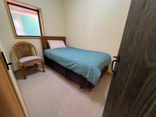 Greenwood Bungalow - Stylish Retreat - 2