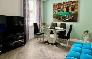 Red Fox House Medway Free Parking - Chatham - 9