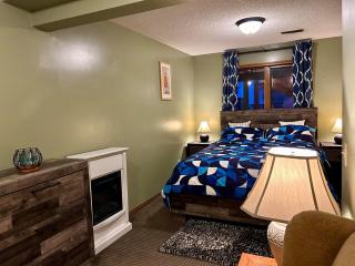 Entire Place! Walk-out Basement! - 4