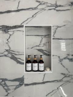 Modern Room with Cozy Vibes - Hicksville - 8