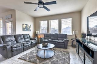 Sleeps 8 comfortably! Super location! - Missouri City - 8