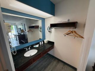 Brentwood Inn & Suites - Roanoke Rapids - 3