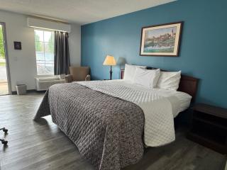 Brentwood Inn & Suites - Roanoke Rapids - 2