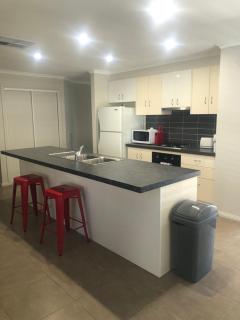 Home in wodonga-Comfort city - 0