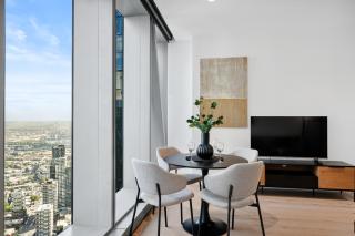 Brand New Luxe Living in CBD 2 Bedroom with Pool Sauna Gym - Melbourne - 3