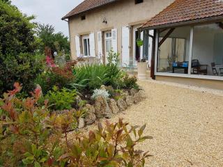 Gîte familial rénové à la campagne avec jardin, 4 chambres, proche loisirs et attractions - FR-1-489-61 - Cindré - 0