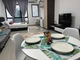 Alinea Suites Shah Alam by Dreamy Dahlia - Shah Alam - 6