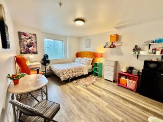 Micro Studio Apartment in University District- 10 mins walk to University of WA - Seattle - 9