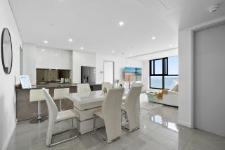 Sky High Penthouse Surfers Paradise 4bdr 2bth - Gold Coast - 7