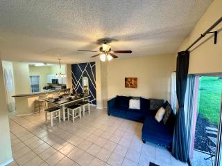 Grand Emerald 3BR Townhouse Near Disney Parks - 6