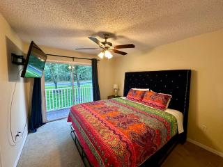 Grand Emerald 3BR Townhouse Near Disney Parks - 2