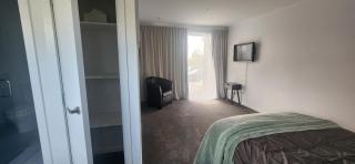 Ensuite in The Heart Of The Desert - - 3