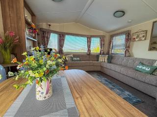 Lovely 8 Berth Caravan With Side Decking At Heacham Beach Park Ref 21008T - Heacham - 3