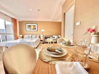 Studio with view near Ekkamai - 8