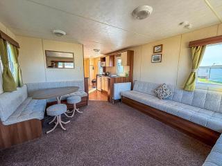 Homely Caravan At Manor Park, Nearby Hunstanton Beach In Norfolk Ref 23039T - Hunstanton - 2