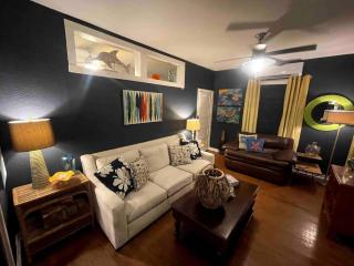 Charming Coastal Retreat - Galveston - 5