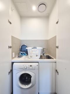 Timeless Black n White Charm 2BR w Kids room - 6